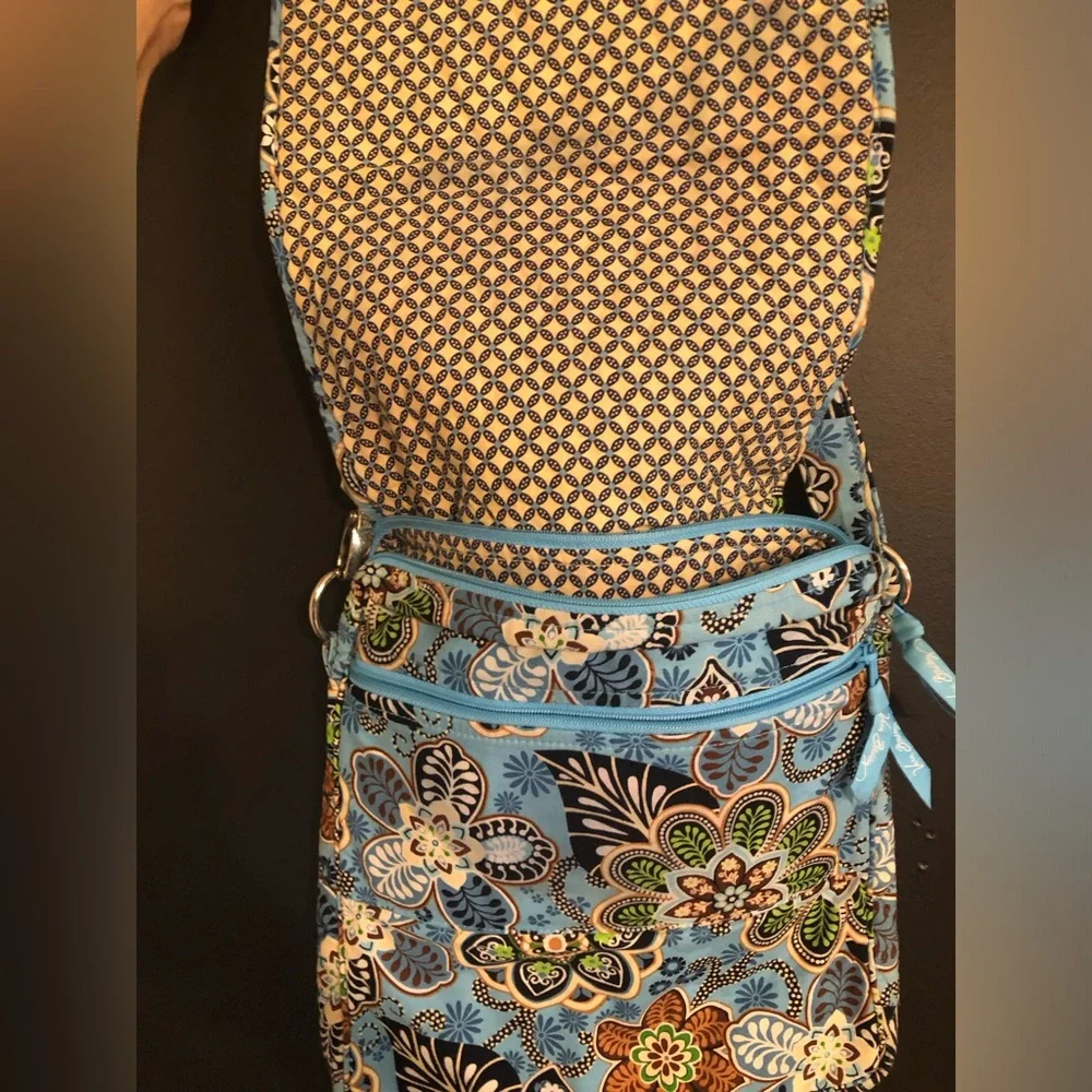 Vera Bradley Bag - Picture 4 of 7